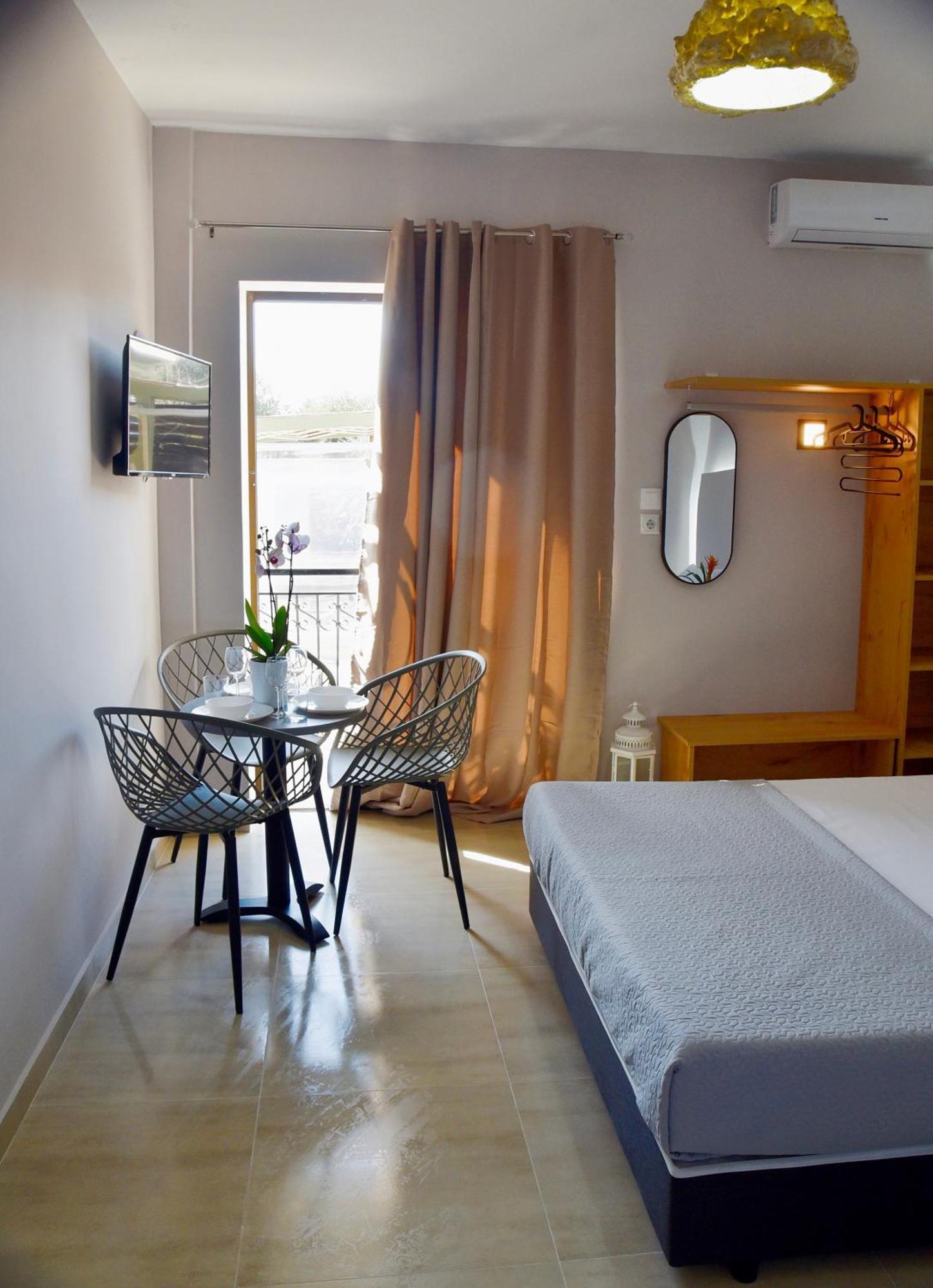 Room Nine 9 Beachfront Apartments Nea Kallikrateia Exterior photo